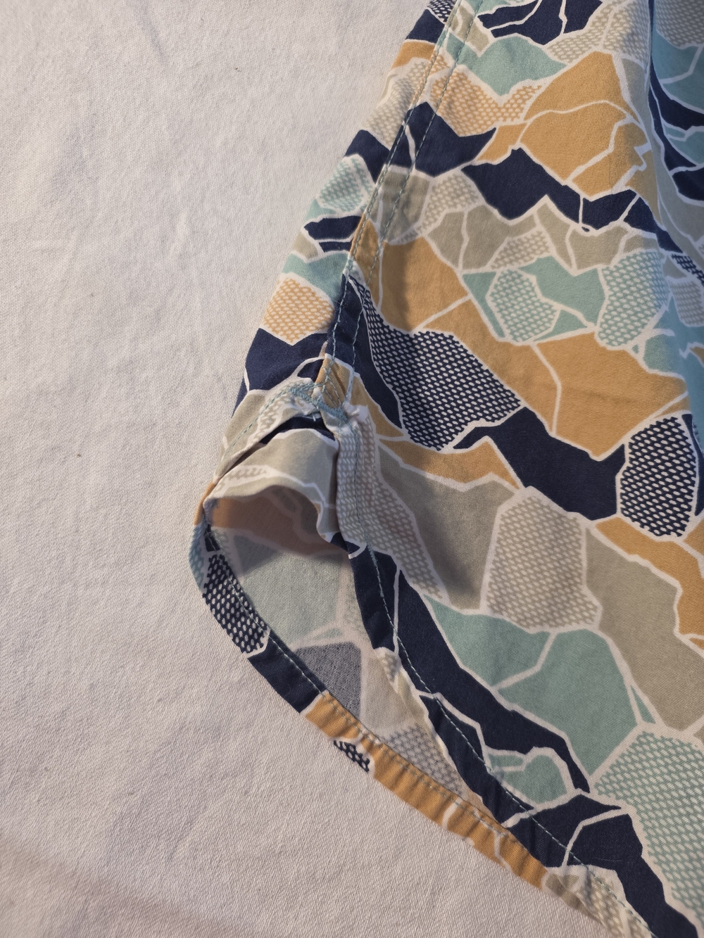 The North Face Men's Short Sleeve Patterned Shirt in Navy, Light Blue & Tan - Picture 5 of 7